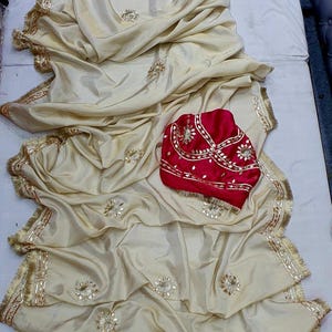 Sari de seda bordado à mão, modelo tradicional Gotta, na cor creme.