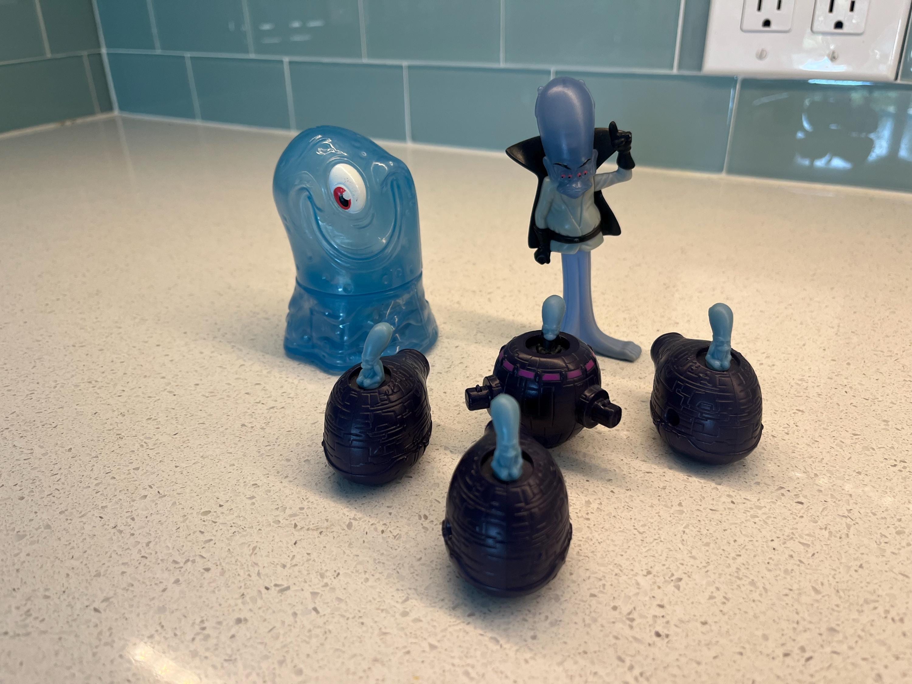 Vintage Happy Meal Toys  Madagascar, Chicken Little, Monsters Vs Aliens,  Surf's up (lot of 8) - Etsy
