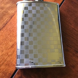 1508YX-3, 8 Oz flask checker design with rim, stainless steel