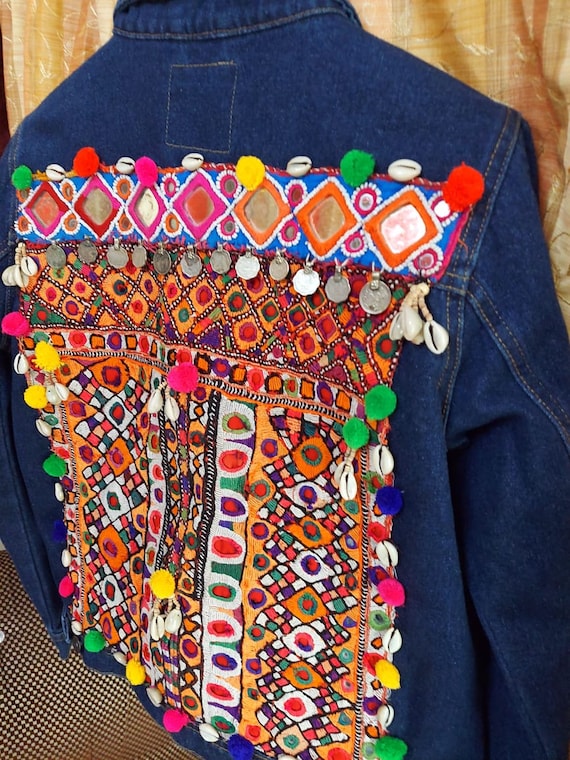 Kutch Embroidery Gujrati Jacket For Ladies Kutch Embroidered Beige - Main Image