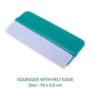 May include: A teal squeegee with a white felt edge. The text on the image reads "Squeegee with felt edge" and "Size: 10 x 4,5 cm". This tool is 3.9 inches long and 1.8 inches wide. Ideal for cleaning windows and other surfaces.