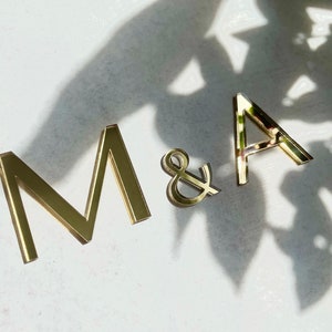 Goldene Initialen Hochzeitstorte Topper | Benutzerdefiniertes Monogramm | Spiegel Gold Kuchendekoration | Personalisierte Acrylbuchstaben