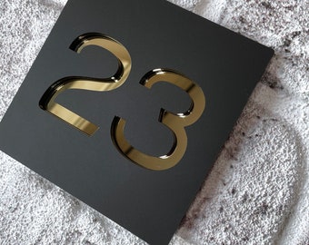 Numéros de maison miroir doré signe effet 3D Premium | Panneau acrylique noir mat, panneau de maison flottant, numéro de porte | 110x110mm