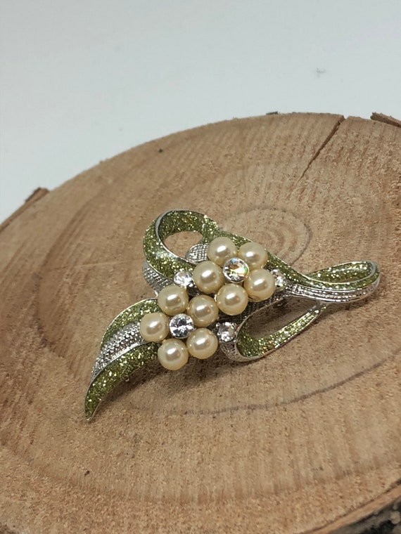 Broche Rétro Vintage En Métal Doré Et Résine Noire - Bijou Ancien Pour Collectionneurs