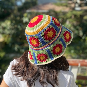 Colorful Crochet Bucket Hat – Handmade Granny Square Festival Hat – Boho Hippie Sun Hat – Retro Summer Accessory – Unisex Custom Hat