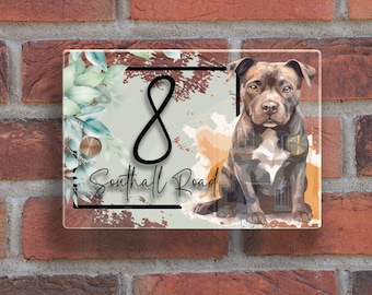 Staffordshire Bull Terrier sur mesure maison contemporaine moderne plaque plaque numéro de porte porte aquarelle porte acrylique personnalisée poubelle sur roulettes