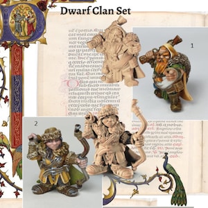 Puede incluir: Un conjunto de cuatro miniaturas de enanos sin pintar. Las miniaturas están en varias poses, incluyendo sosteniendo un martillo, un arma, un arco y una flecha, y una honda. Las miniaturas están hechas de plástico marrón claro.