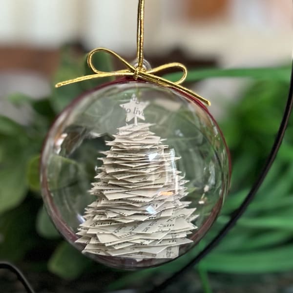 Décoration de sapin de Noël en forme de page de livre - Art du livre unique