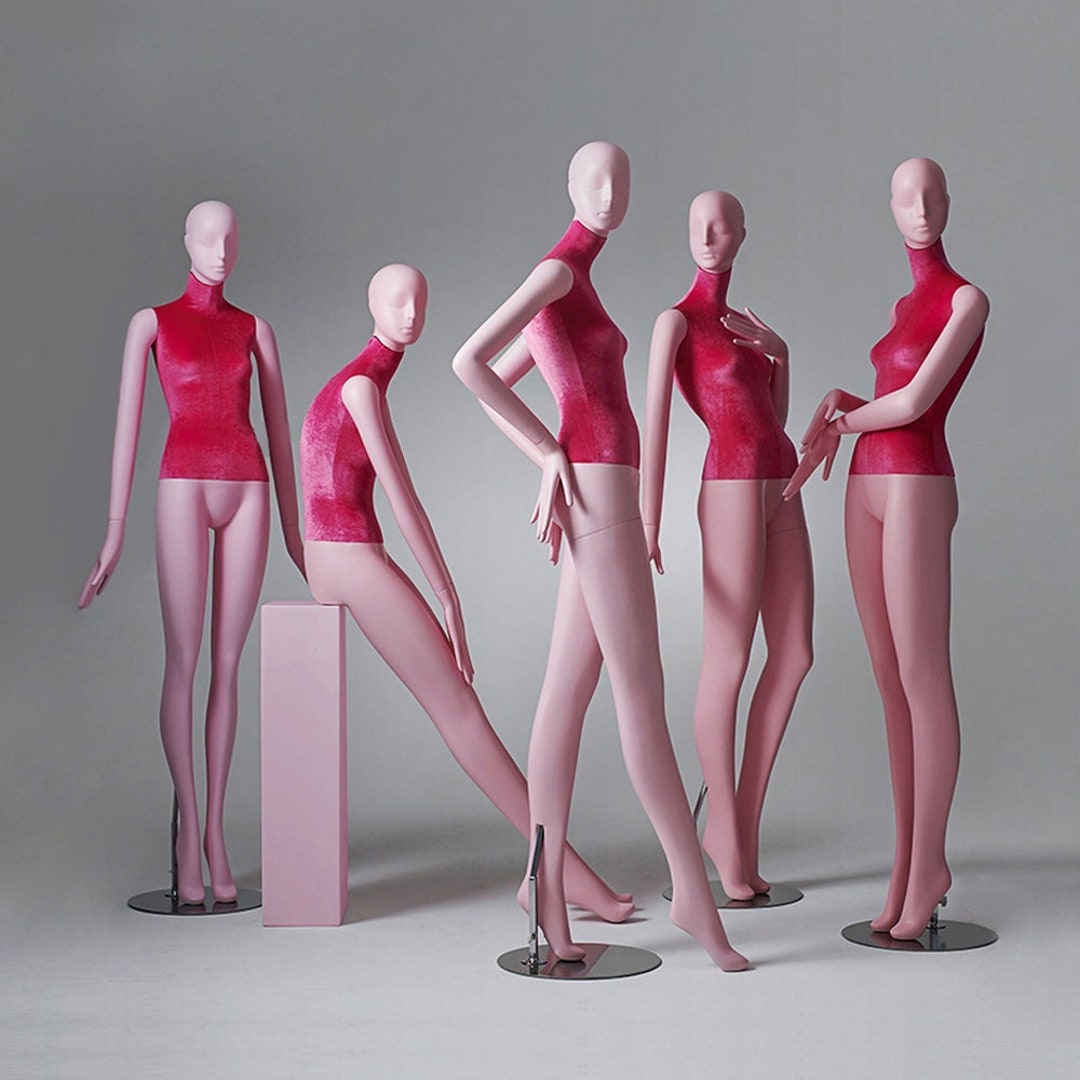 Customized full body female mannequins