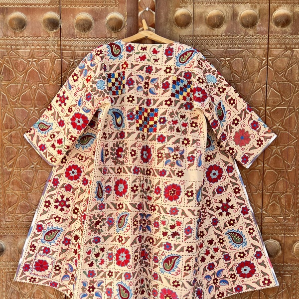 Uzbek Suzani Embroidered Coat, Suzani Long Caftan, Suzani Coat, Suzani Textile, Suzani Fabrique, Boho Coat, Boho Style, Fashion Coat