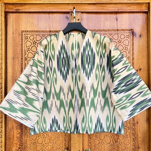 Veste ouzbek Ikat, manteau Ikat tissé à la main, manteau court Ikat en coton/soie, Ikat Caftan, manteau Boho, style Boho, caftan ikat coloré