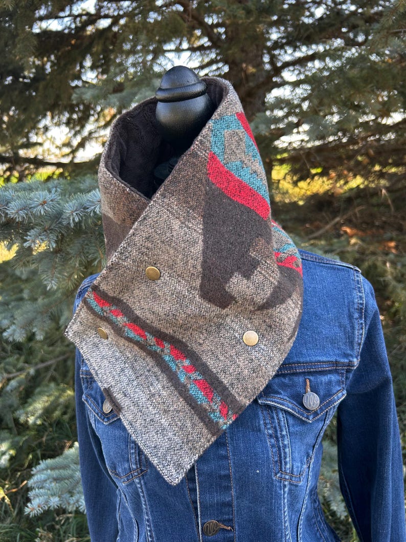 Cowboy Style Wool Cowl Western Neck Warmer Wildrag Bandana Design Ranch Work Essential Country Fashion Accessory Rodeo Event Wear Winter Outdoor Gear Rugged Durable Construction Premium Material Blend Stylish Practical Comfort Traditional