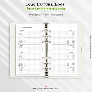 Op de afbeelding: Een 2027 Future Logs printbare PDF-plannerinzet voor een persoonlijke map van 95 bij 171 mm. De lay-out van twee pagina's bevat een rasterkalender voor elke maand van januari tot december, met opties voor een start op zondag of maandag.