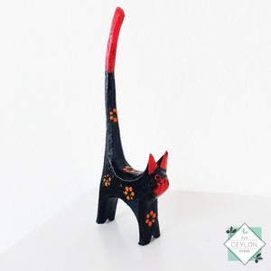 黒猫の彫刻、手彫りの黒猫の像、黒猫の置物、猫好きへのギフト、黒猫アールデコ、長い尻尾の猫