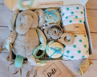 ORGANIC Qute gift box.  Pick the gender - Gender neutral, baby boy or baby girl baby shower gift,  newborn gift
