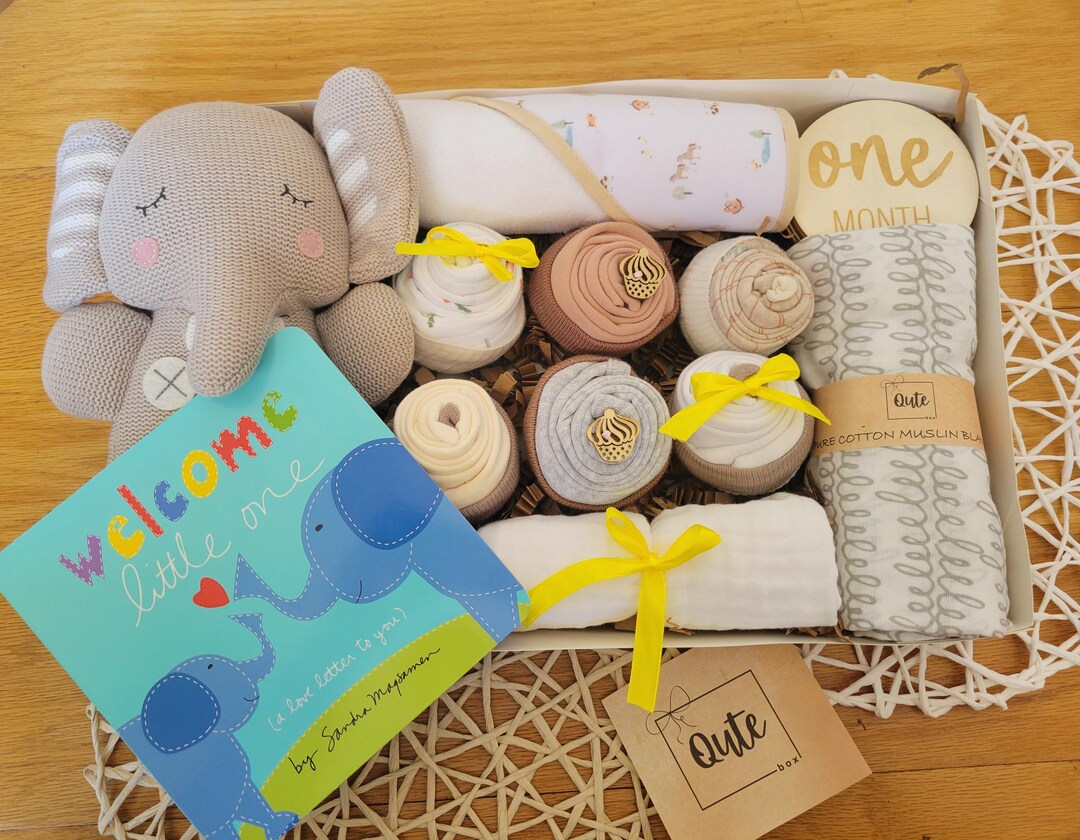 Delux Qute Gender Neutral / Girl / Boy Baby Box - 7 Bodysuit Cupcakes ...