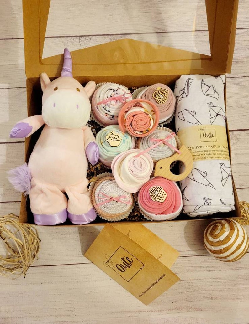 Qute Unisex / Gender Neutral / Boy / Girl Baby Gift Box , 6 Baby ...