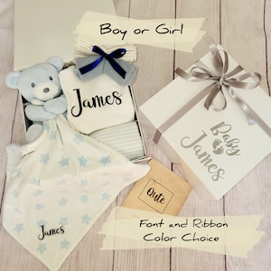 Personalisierte Baby-Geschenkbox für Mädchen oder Jungen, Säuglingsspielzeug mit Namen, personalisierter Body in individueller Andenkenbox
