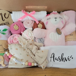 Delux custom ORGANIC Qute  gift box.  Pick the gender -Gender neutral, baby boy or baby girl, ORGANIC clothes, organic swaddle, organic baby