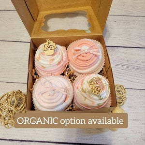 Quite Baby Girl Body Cupcake Geschenk-Box mit Option, personalisierte Binky Clip mit Namen hinzuzufügen