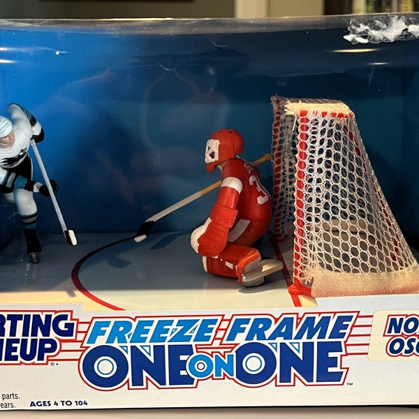 1997 Kenner Starting Lineup Freeze Frame One on One Owen Nolan San Jose Sharks vs. Chris Osgood Detroit Red Wings NHL Figures.