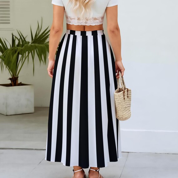 Black & White Large Striped All-over Print Women's Maxi Skirts