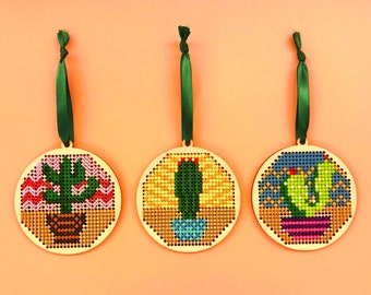 Kit de punto de cruz navideño de madera para hacer tú mismo: Cactus (juego de 3)