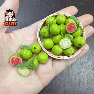 Dollhouse Miniature Polymer Clay Food Guava Realistic Mini Tropical Fruit Food Model Handmade for DIY Dolls Dollhouse Kitchen Decor