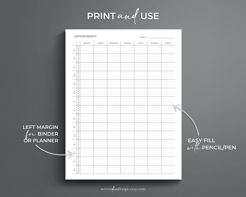 Op de afbeelding: Een printbare weekplanner met een linkermarge voor een map of een planner. De planner heeft een eenvoudig ontwerp met een rasterindeling voor het plannen van afspraken. De tekst "PRINTEN en GEBRUIKEN" en "GEEN PROBLEEM IN TE VULLEN met POTLOOD/PEN" staat op de pagina.
