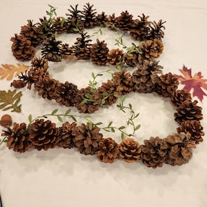 Fabulous 6' Pinecone Garland, Real Pine Cones, Heirloom Decor, Hand Tied, Nature Wedding Table Decor, Customized Lengths available
