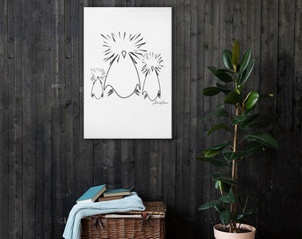Può includere: Un disegno in bianco e nero di tre uccelli con le ali spiegate. Gli uccelli sono rivolti in avanti e hanno un design semplice e stilizzato. Il disegno è su sfondo bianco.
