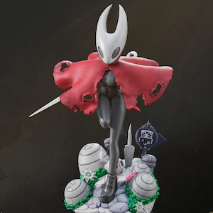 Hornet : Hand-Painted Collectible Statue 7&#39;&#39; inches (18 cm)  | No Extra Charges – Tariffs Already Covered