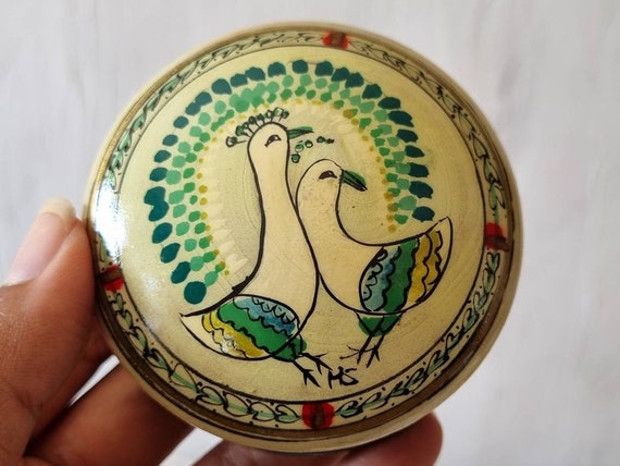 Splendid Handpainted Pair of Birds on Wooden Roun… - image 2