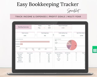 Puede incluir: Una pantalla de computadora portátil que muestra una hoja de cálculo con el título "Easy Bookkeeping Tracker". La hoja de cálculo está diseñada para realizar un seguimiento de los ingresos y gastos, los objetivos de ganancias y los datos multianuales. La hoja de cálculo incluye una descripción general mensual, una fuente de ingresos, una categoría de gastos y cálculos de ganancias netas.