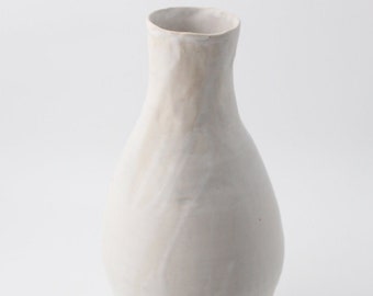 Large vase in matte white