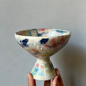 Bowl with multicolored foot B