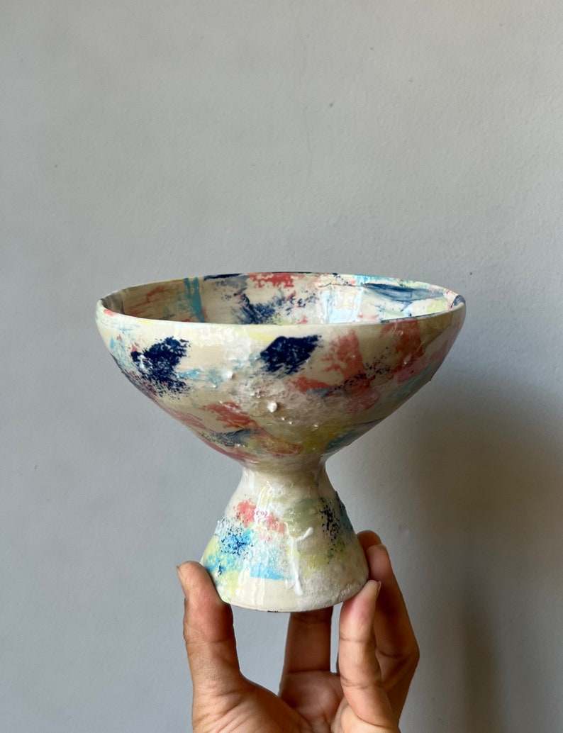 Bowl with multicolored foot B