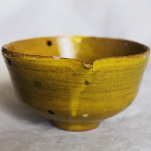 Katakuchi / Handgjord skål i stengods / Rustik serveringsskål i keramik / Servis i hantverkskeramik