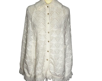 White Crochet Fringe Cape Vintage 70s Wintuck ILGWU Union Made OSFM