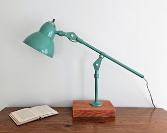 Vintage Industrial Desk Lamp.  Antique Industrial Lamp.  Vintage Machinist Light. Industrial Lighting. Factory Lamp.