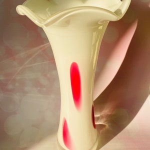 White & pink Trumpet Vase