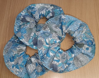 Liberty small Susana blue scrunchie