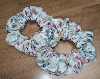 Mini Liberty Felda cotton scrunchie for hair