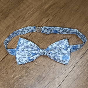 Adjustable and customizable liberty bow tie