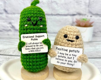 Mini Funny Emotional Support Pickle Gift, Cute Crochet Positive Potato, Send a Hug, Thinking of You, Cheer Up Gifts, Mother’s Day Gift