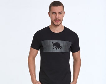 Buffalo Graphic Men's T-Shirt – Unique Wildlife Inspired Tee