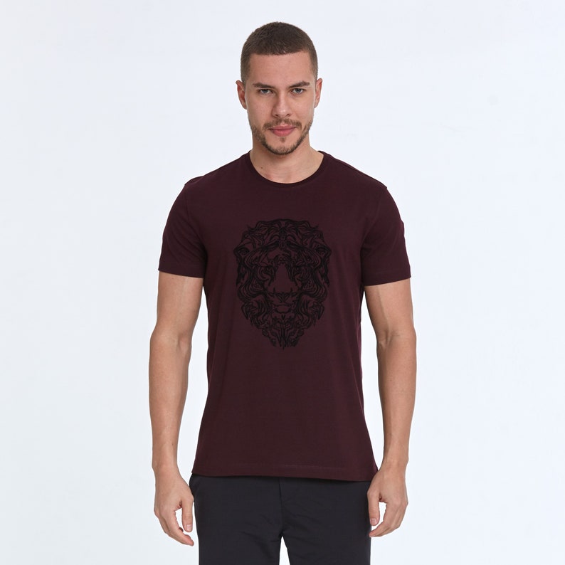 Modern Lion Flock Print Cotton Slim Fit T-Shirt for Men Unique and Stylish Design Bordeaux