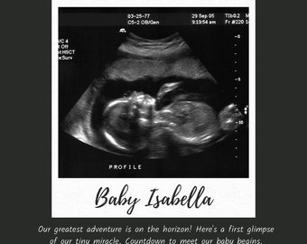 Może przedstawiać: Czarno-białe zdjęcie USG dziecka w profilu. Obrazek jest oprawiony w białą ramkę, a na górze znajduje się tekst "OUR LITTLE MIRACLE". Na dole zdjęcia znajduje się tekst "Baby Isabella". Pod imieniem dziecka znajduje się tekst "Our greatest adventure is on the horizon! Here's a first glimpse of our tiny miracle. Countdown to meet our baby begins. Due on [due date]"