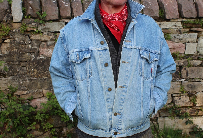 light jacket with inside pockets