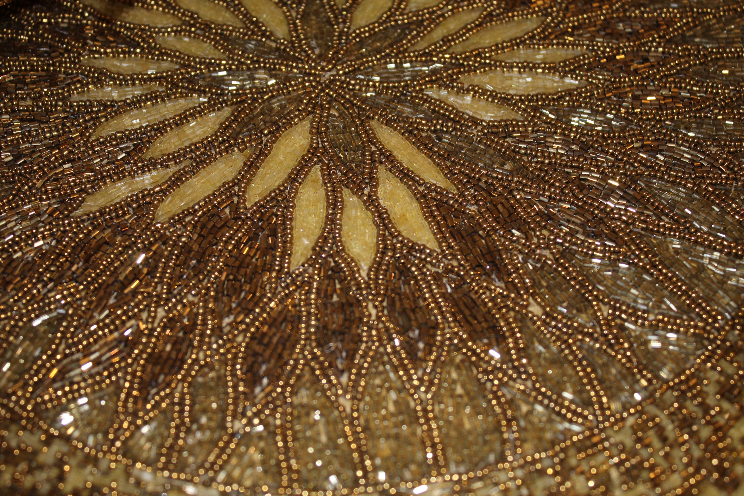 38 Cm Glass Handmade Beaded Placemats Gold Perfect for Christmas